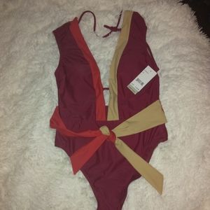 Kenneth Cole size small women's bathing suit nwt